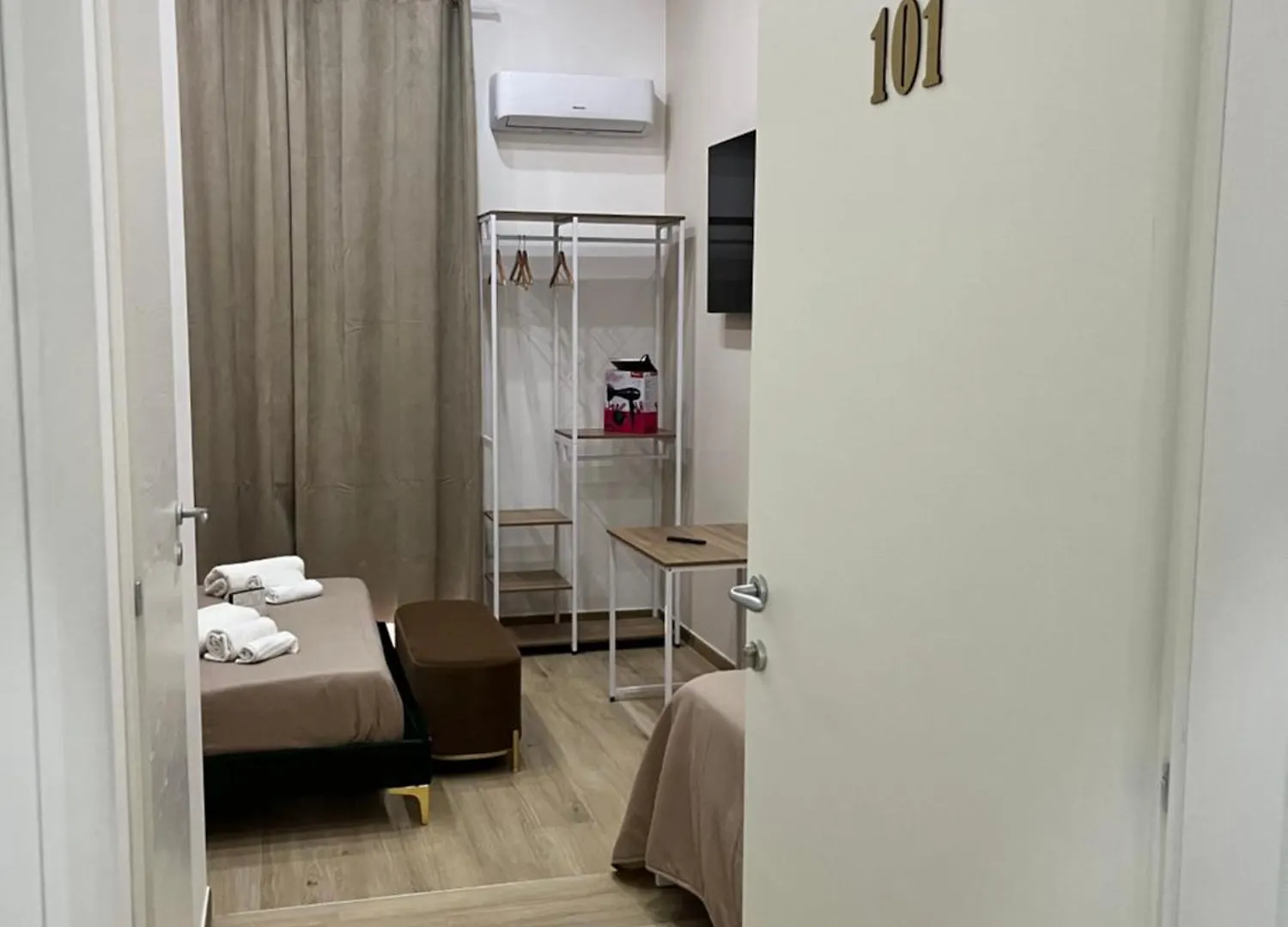 Vpm Rooms Central Train Station Naples Italy