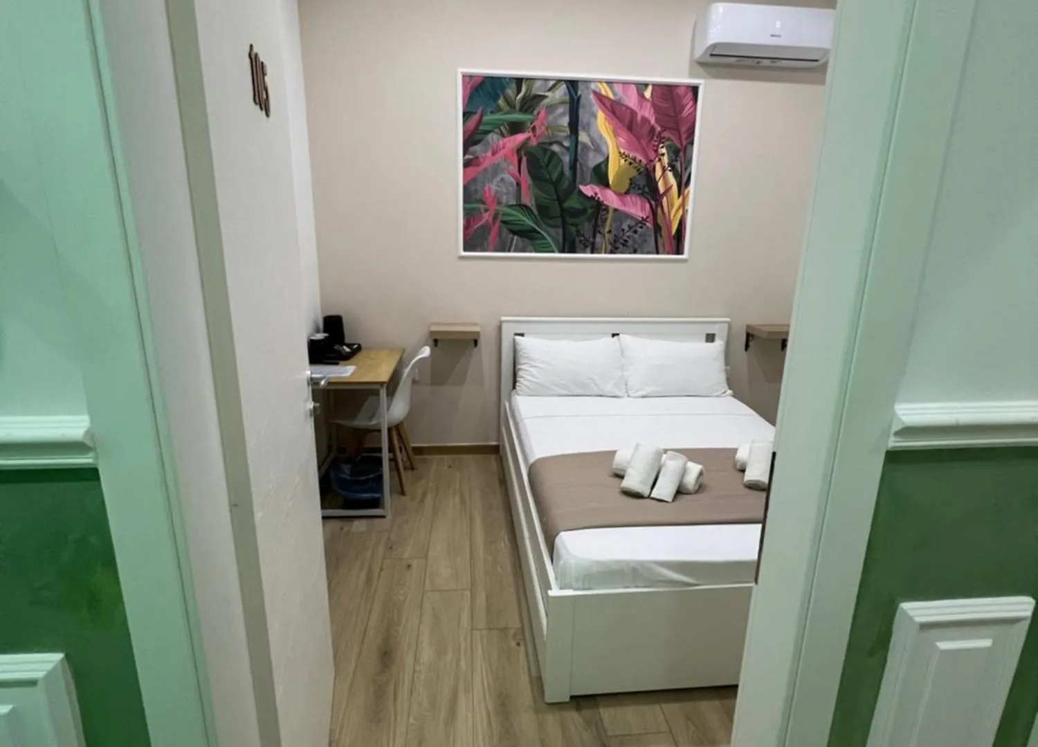 Guest house Vpm Rooms Central Train Station Naples Italy
