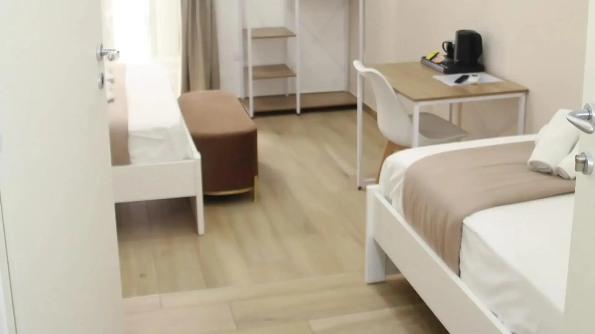 Guest house Vpm Rooms Central Train Station Naples Italy