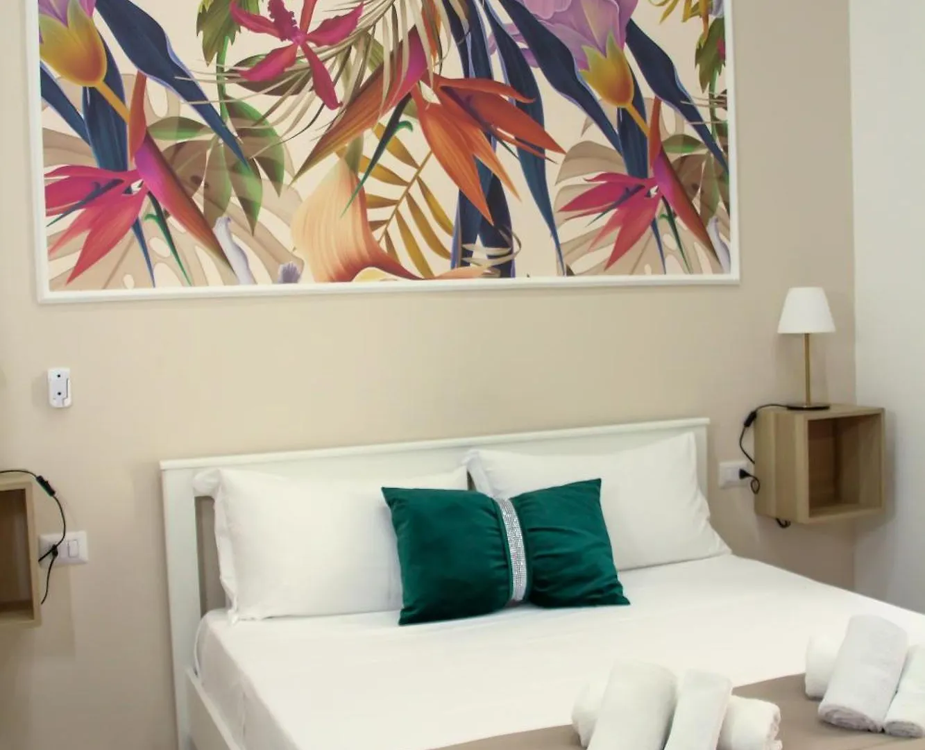 Vpm Rooms Central Train Station Naples Italy