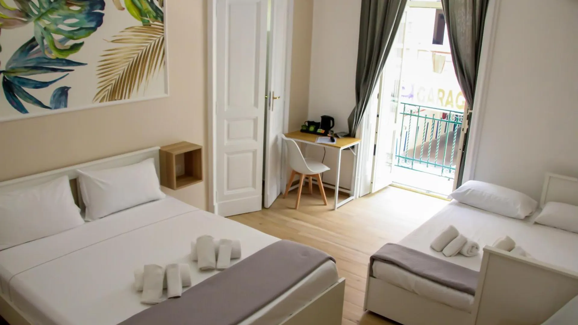Vpm Rooms Central Train Station Naples