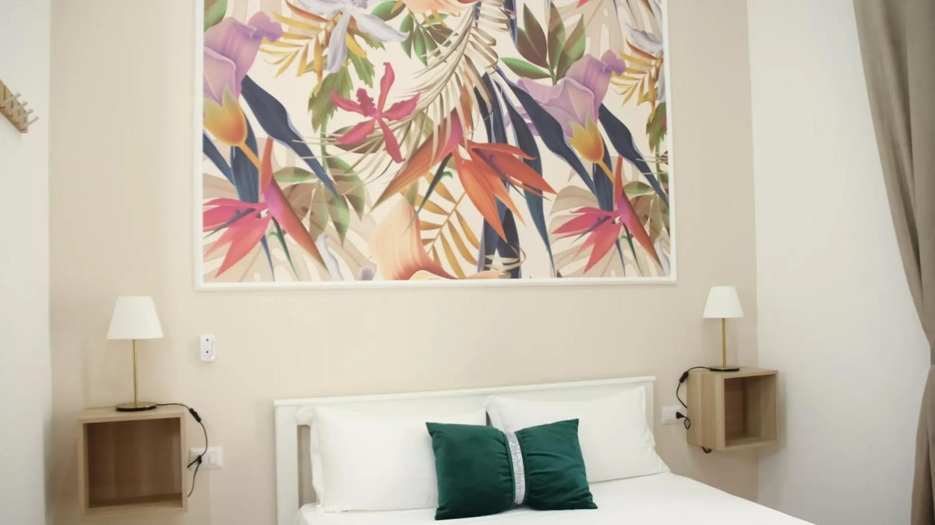 Vpm Rooms Central Train Station Naples