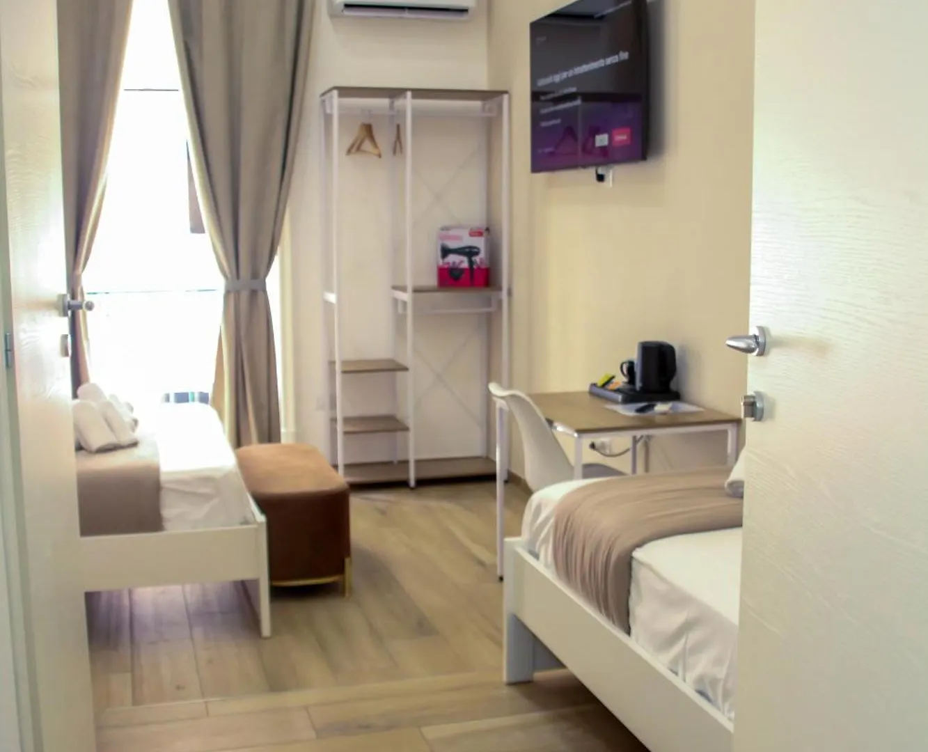 Vpm Rooms Central Train Station Naples