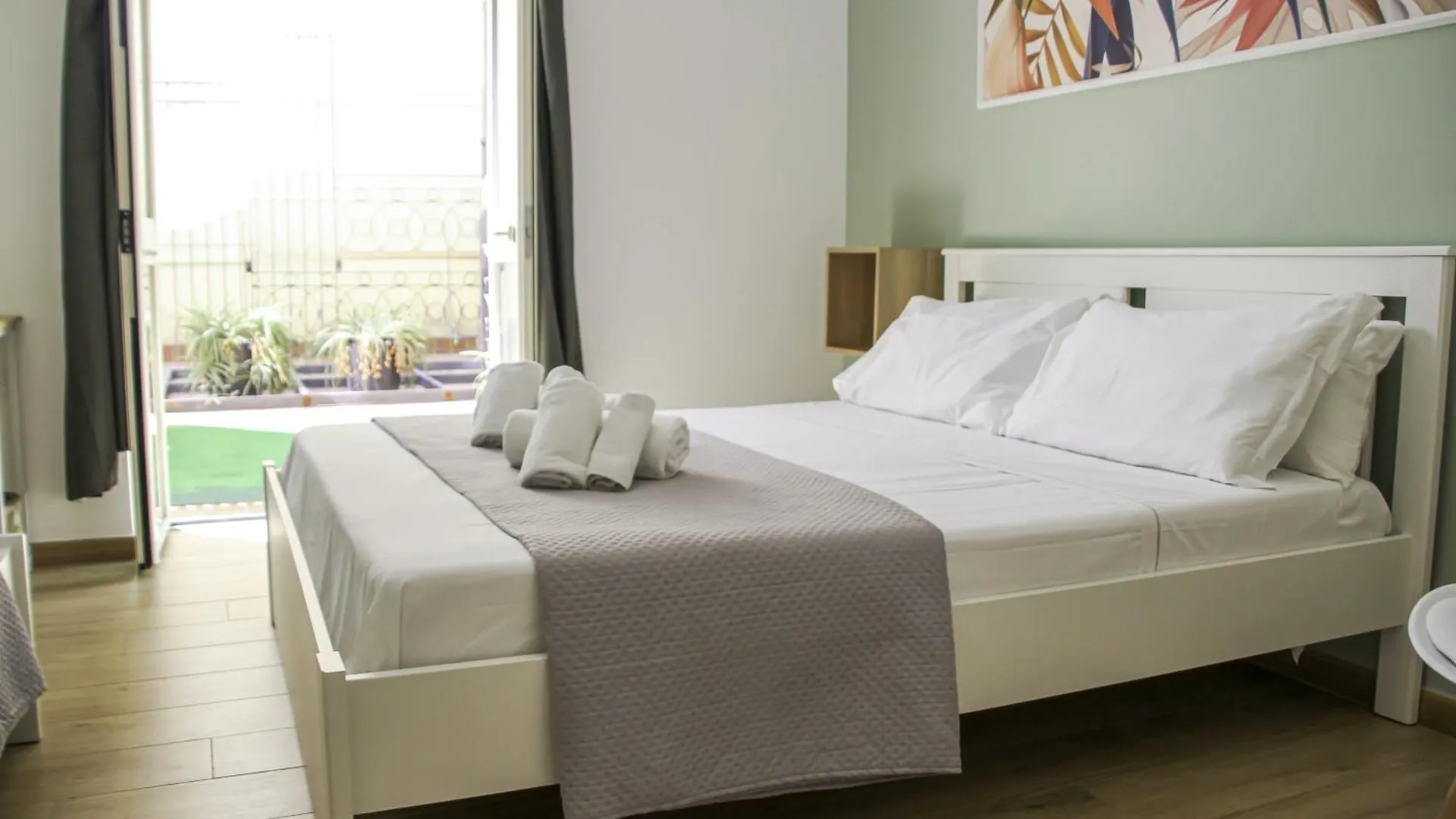 Guest house Vpm Rooms Central Train Station Naples