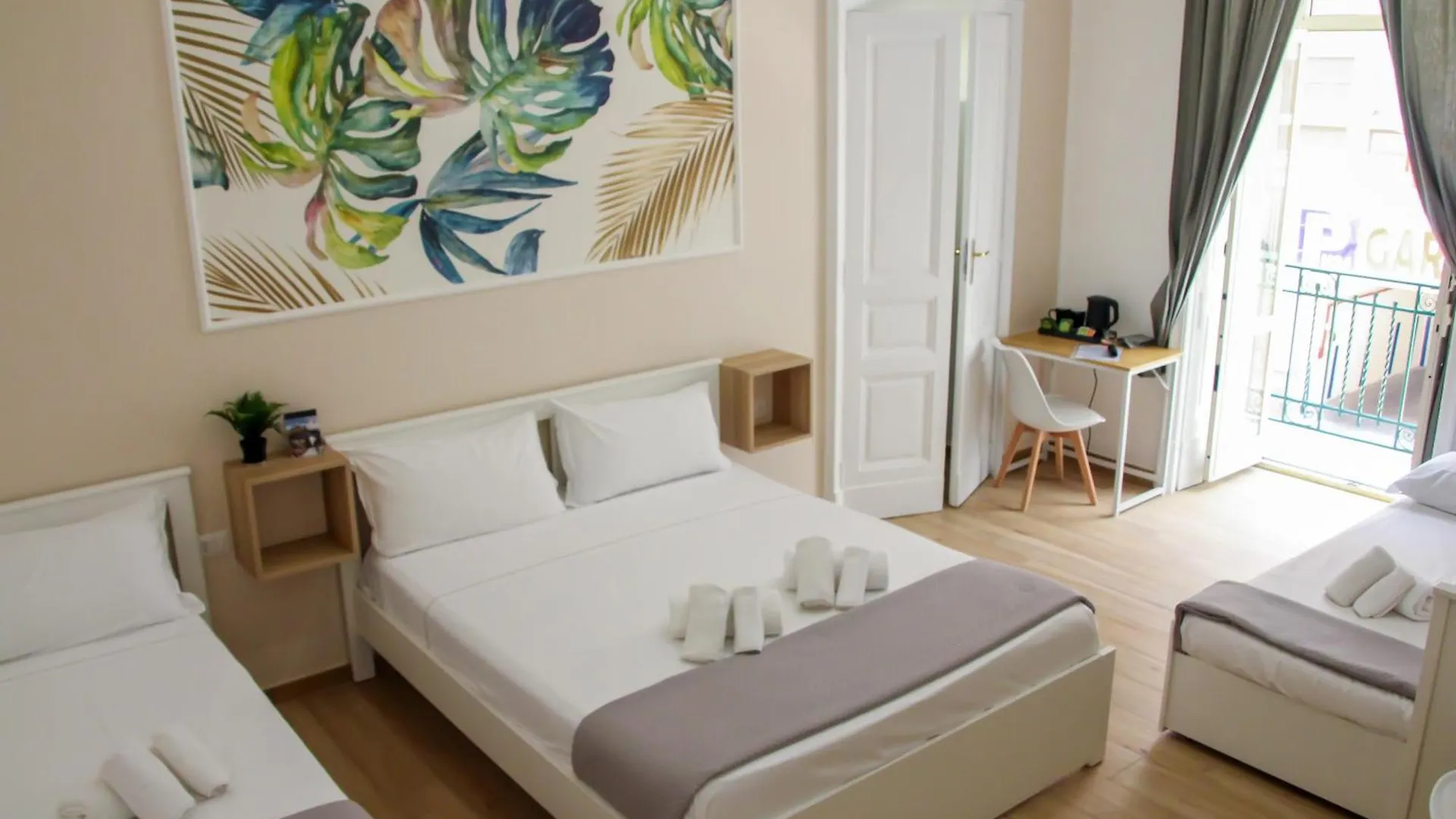 Vpm Rooms Central Train Station Naples 0*,  Italy