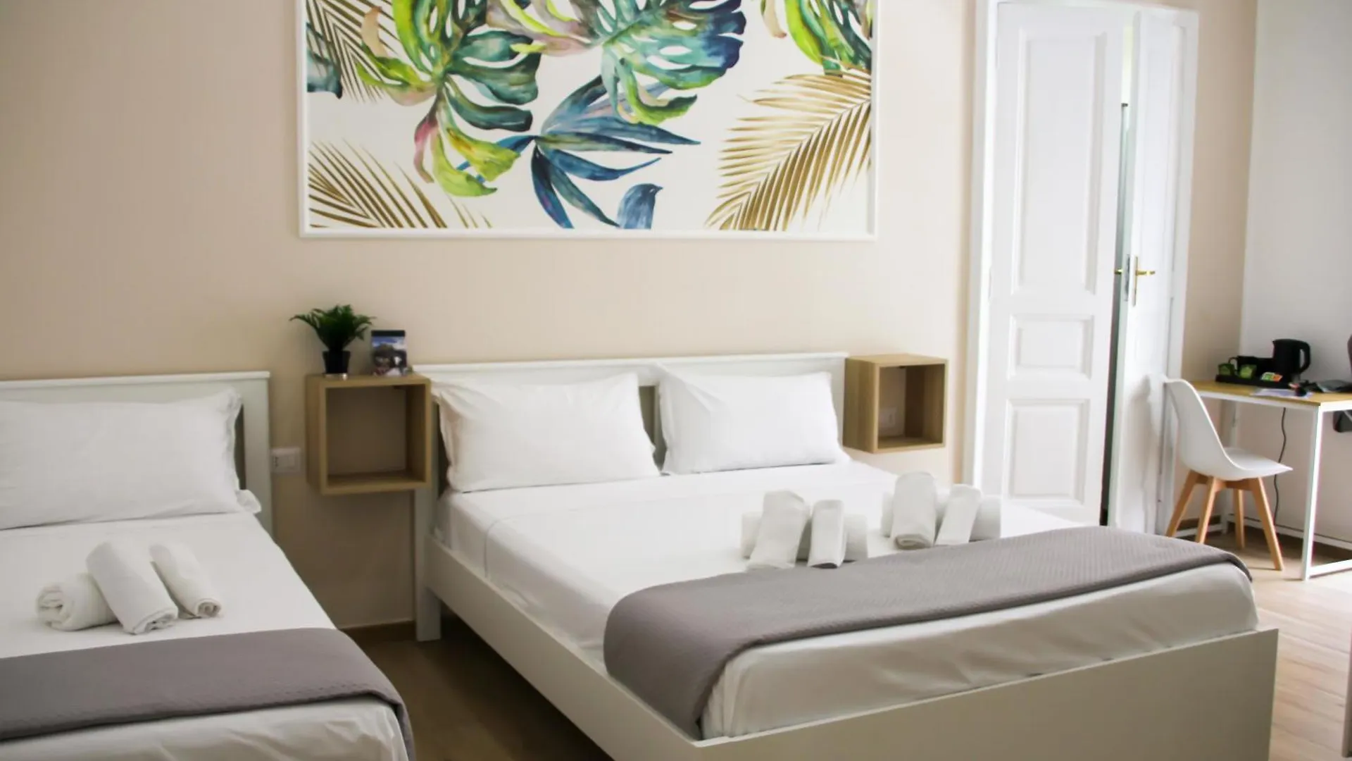 Vpm Rooms Central Train Station Naples 0*,  Italy