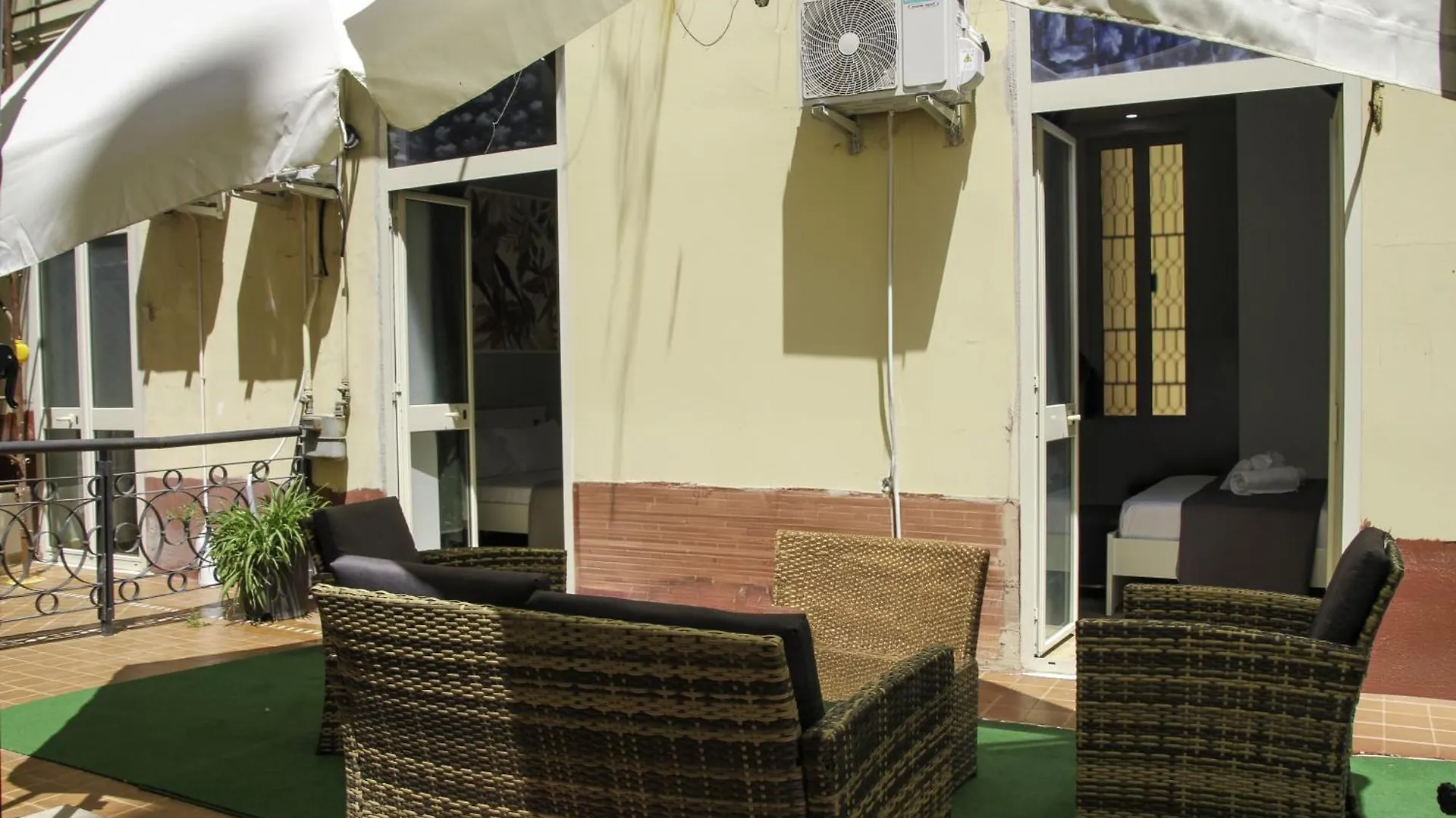 Guest house Vpm Rooms Central Train Station Naples